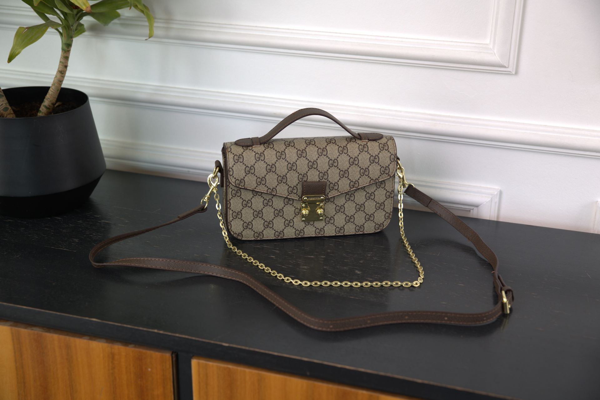 Gucci GG Supreme Chain Bag